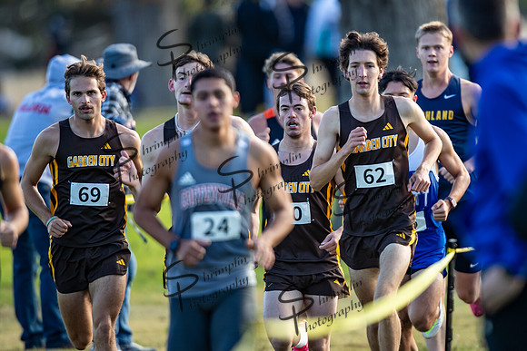 GCCC Mens KJCCC Region VI Cross Country Champions hips0048