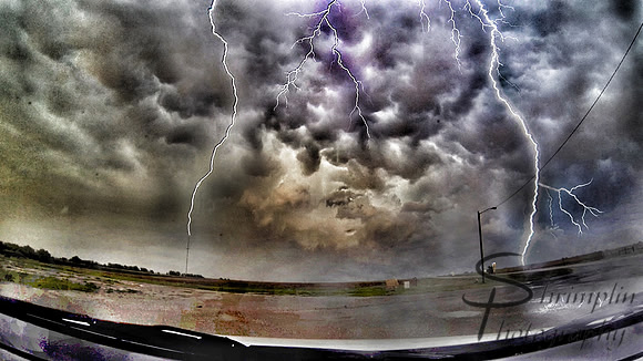 2013.05.18 - Tornado 010 - Lightning02-03