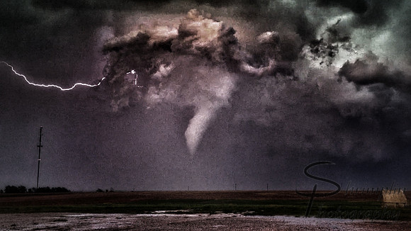 2013.05.18 - Tornado 020 - Lightning14-03